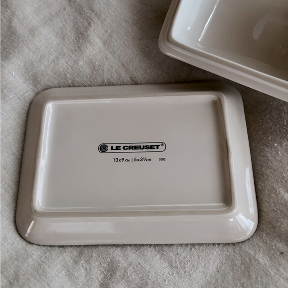 Le Creuset Stoneware Butter Dish - Picture 4 of 5